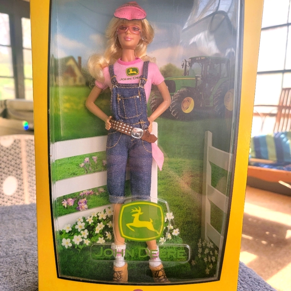 2007 Collectible Pink Label John Deere Barbie NWT.